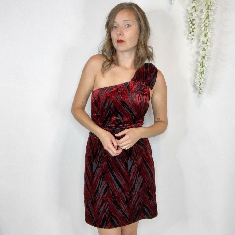 SILENCE + NOISE one shoulder velvet dress bow 1242 - Picture 6 of 6